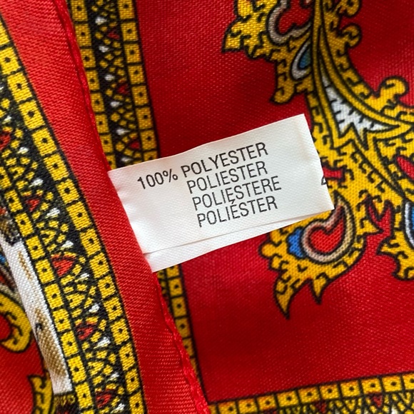 Vintage women red historical site pattern square head scarf. Used. - Picture 4 of 7